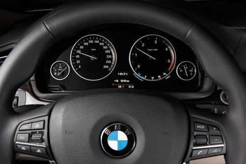 BMW-5-Series-10.jpg