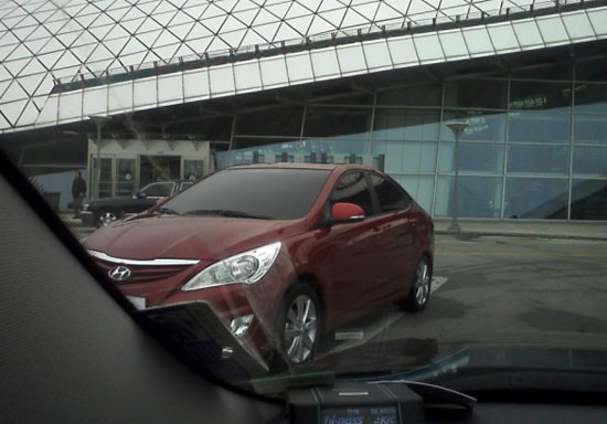 Hyundai_Elantra_Accent_2010.jpg
