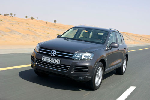 The-new-Volkswagen-Touareg-on-road_1.jpg